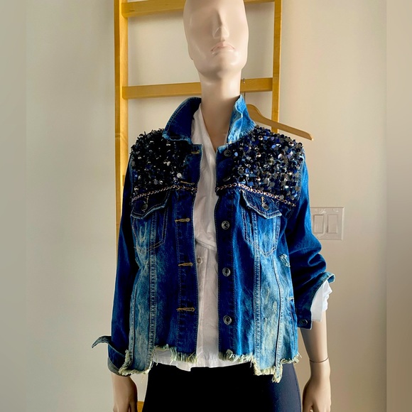 Vintage style Denim Jean Jacket with embellishments. Size M - made in Italy - Picture 2 of 16